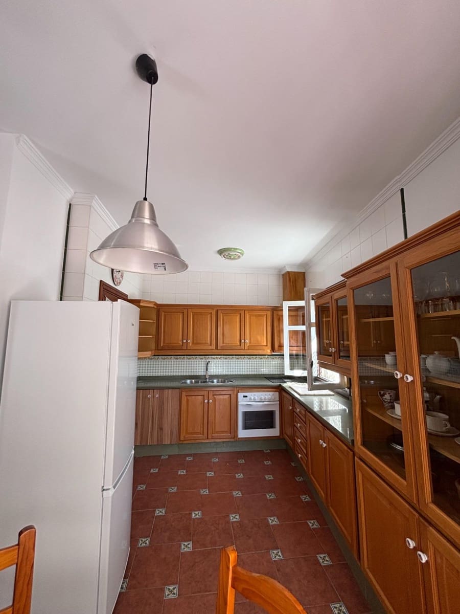 2 slaapkamer Appartement te huur in Estepona - € 1.400 (Ref: 10102674)