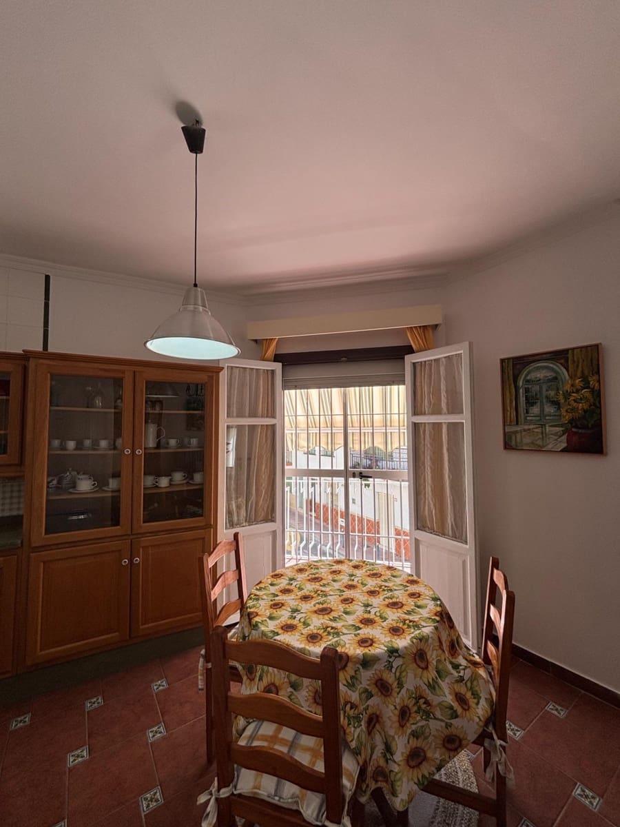 2 slaapkamer Appartement te huur in Estepona - € 1.400 (Ref: 10102674)