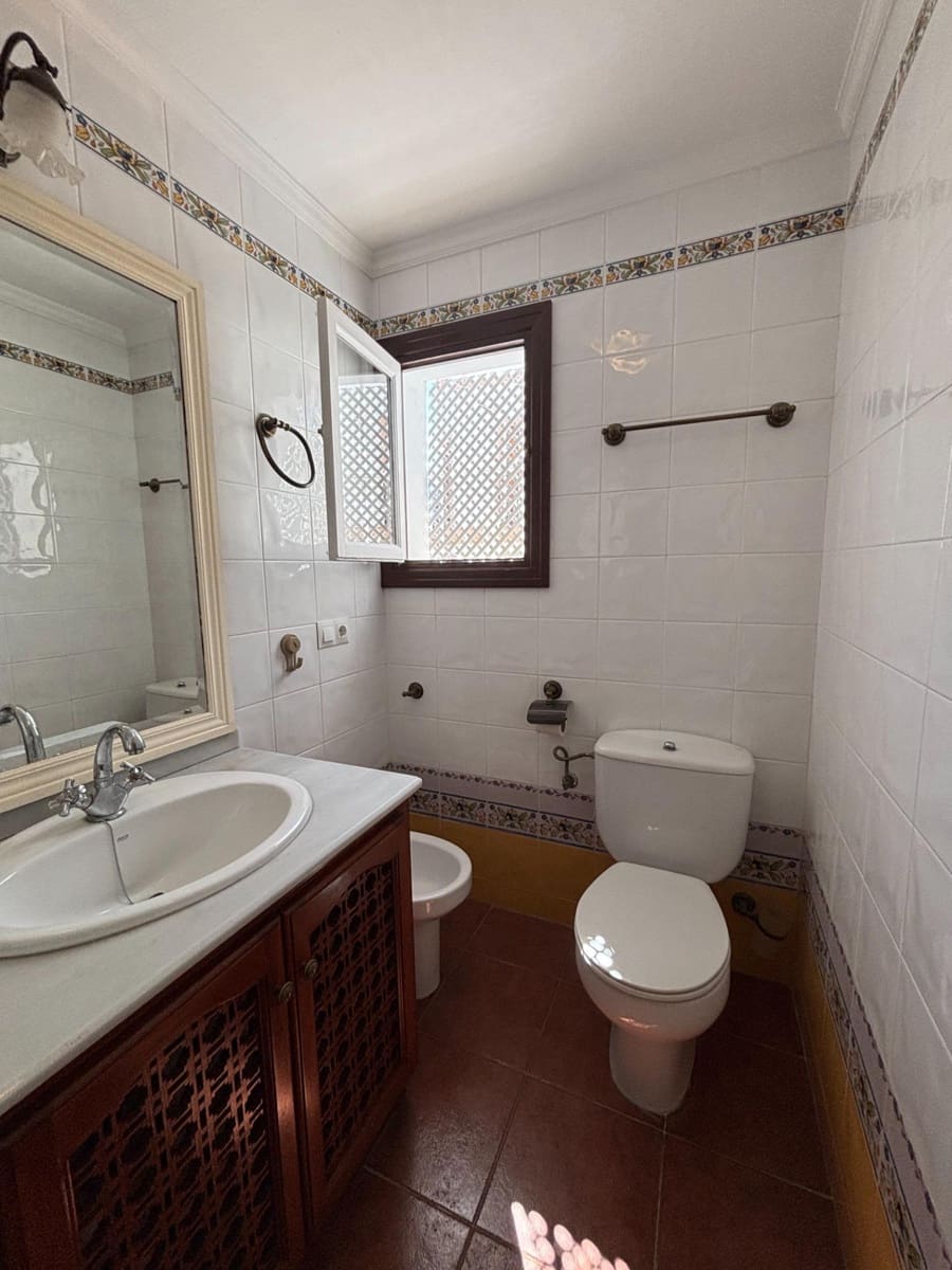 2 slaapkamer Appartement te huur in Estepona - € 1.400 (Ref: 10102674)