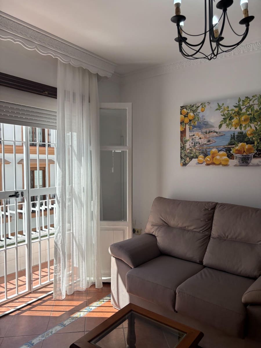2 slaapkamer Appartement te huur in Estepona - € 1.400 (Ref: 10102674)