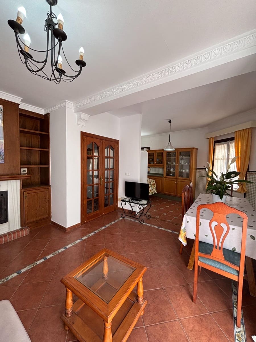 2 slaapkamer Appartement te huur in Estepona - € 1.400 (Ref: 10102674)
