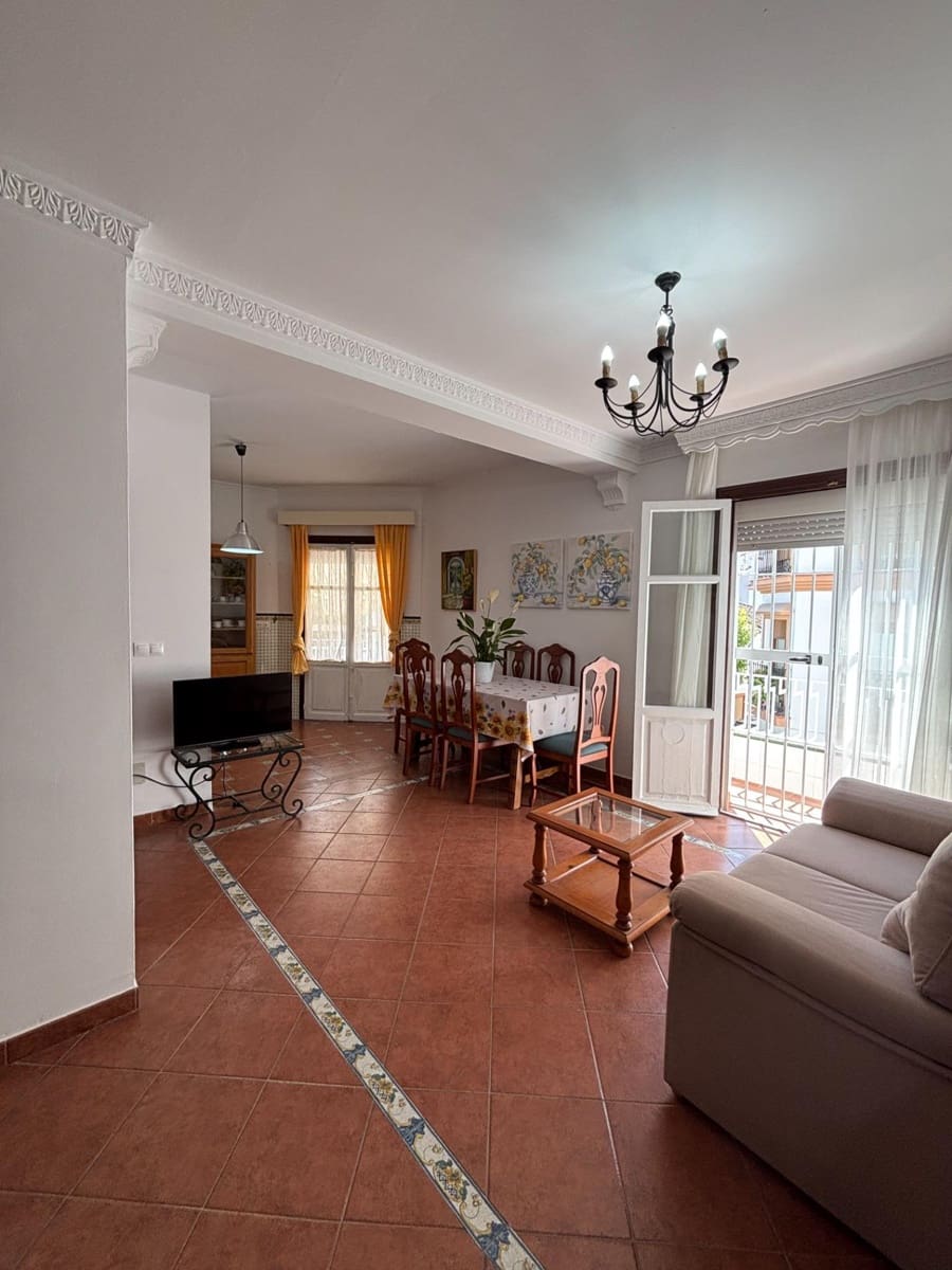 2 slaapkamer Appartement te huur in Estepona - € 1.400 (Ref: 10102674)