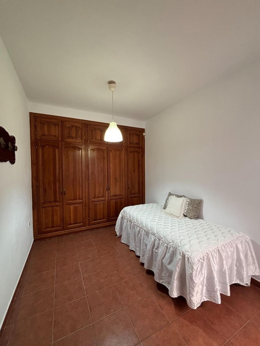 2 slaapkamer Appartement te huur in Estepona - € 1.400 (Ref: 10102674)