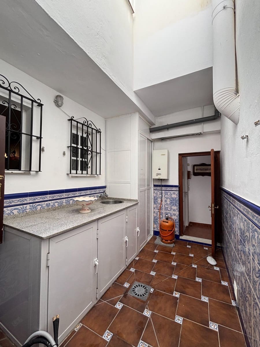 2 slaapkamer Appartement te huur in Estepona - € 1.400 (Ref: 10102674)