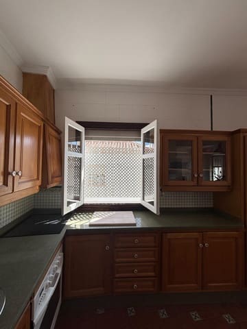 2 slaapkamer Appartement te huur in Estepona - € 1.400 (Ref: 10102674)