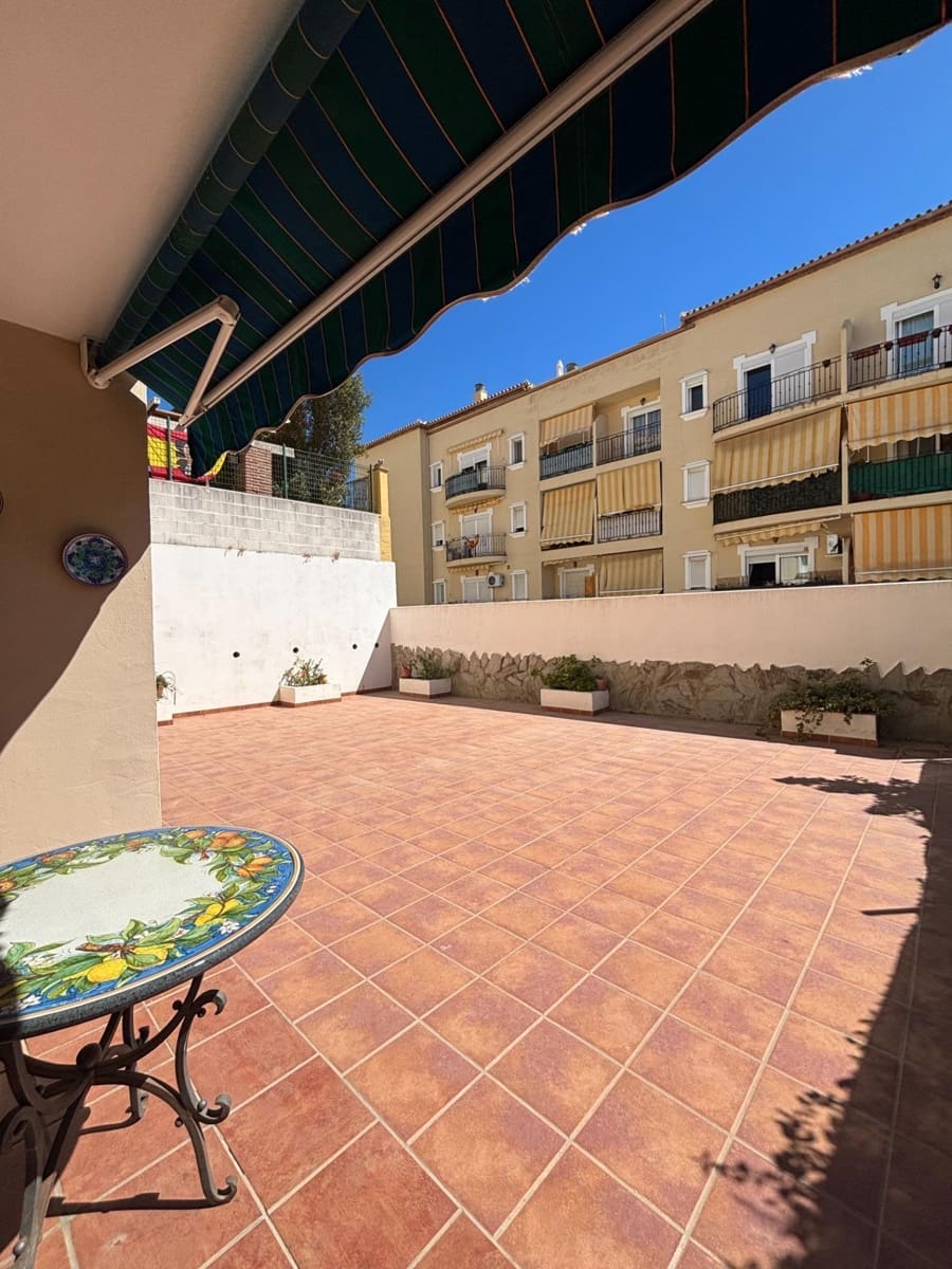 4 soveværelse Lejlighed til salg i Estepona med swimmingpool garage - € 450.000 (Ref: 10109747)