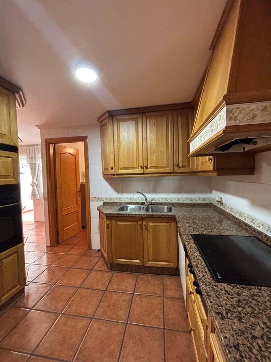 4 soveværelse Lejlighed til salg i Estepona med swimmingpool garage - € 450.000 (Ref: 10109747)