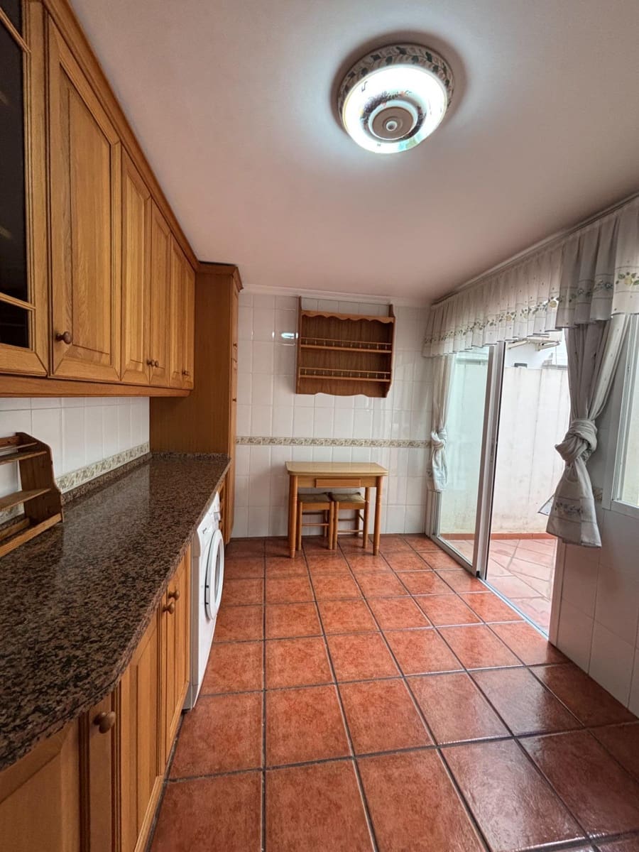 4 soveværelse Lejlighed til salg i Estepona med swimmingpool garage - € 450.000 (Ref: 10109747)