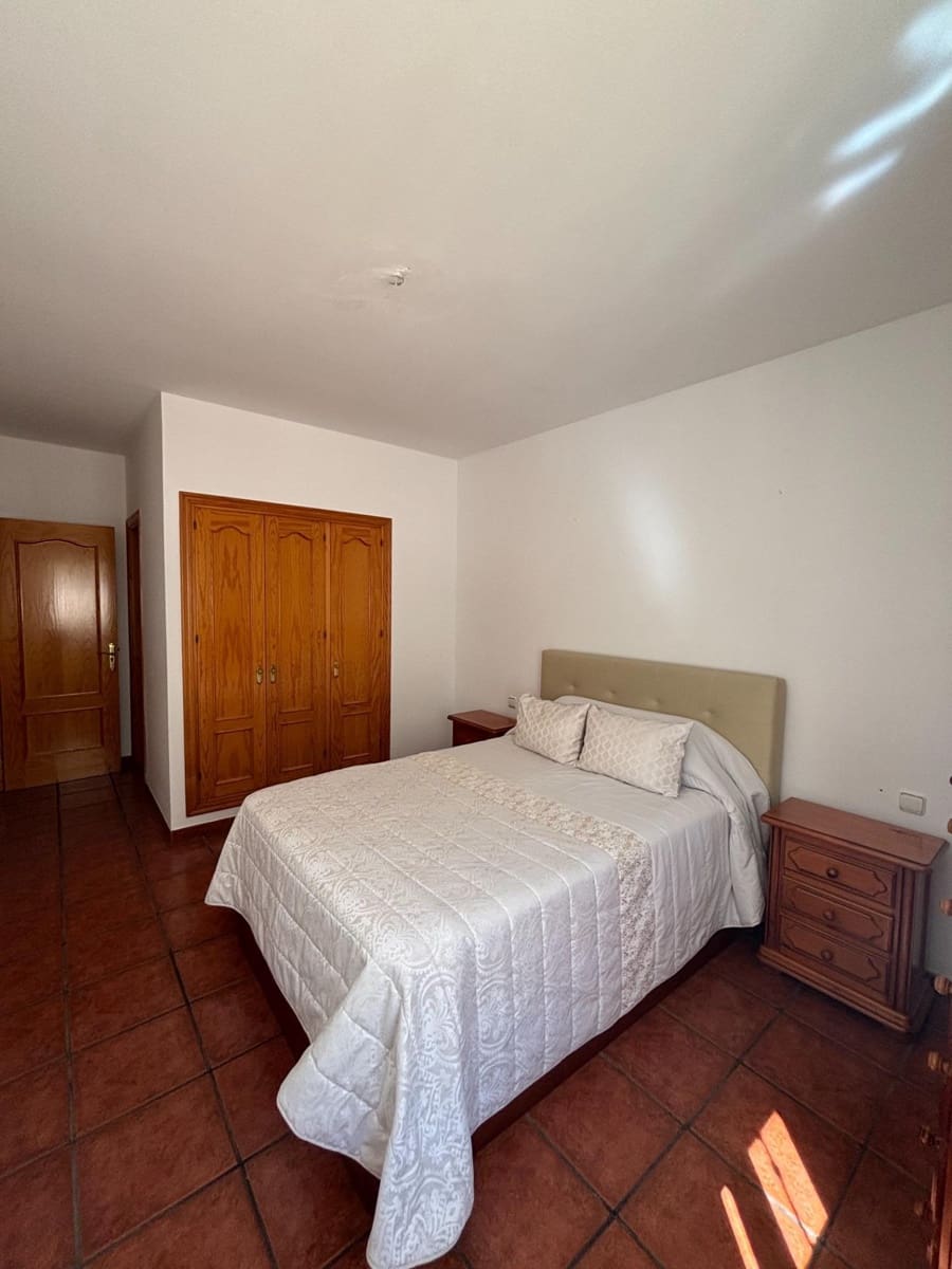 4 soveværelse Lejlighed til salg i Estepona med swimmingpool garage - € 450.000 (Ref: 10109747)