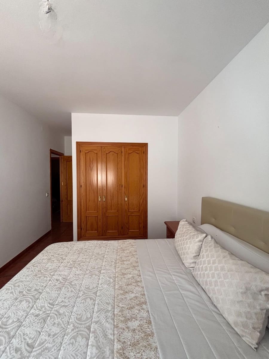 4 soveværelse Lejlighed til salg i Estepona med swimmingpool garage - € 450.000 (Ref: 10109747)