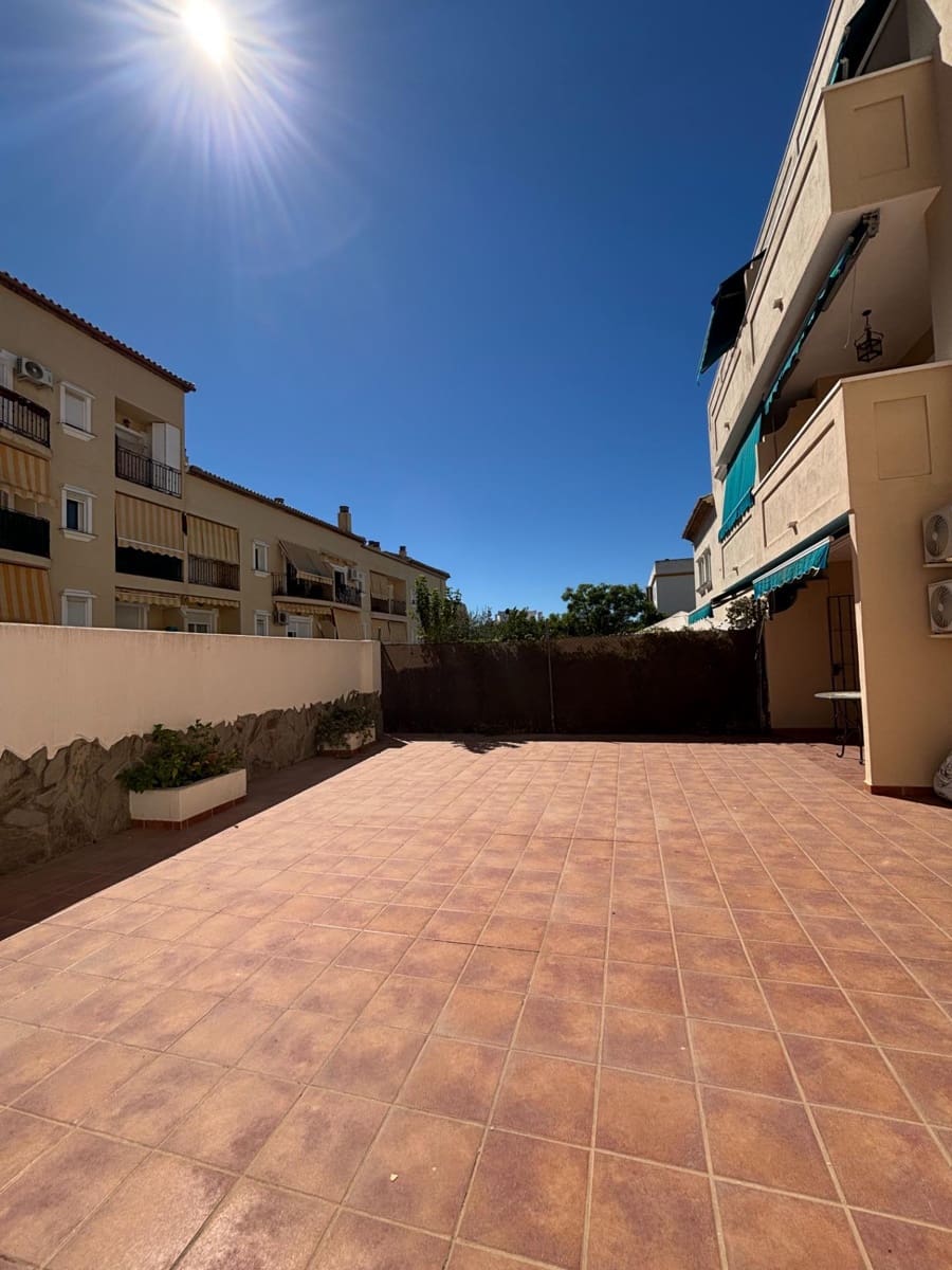 4 soveværelse Lejlighed til salg i Estepona med swimmingpool garage - € 450.000 (Ref: 10109747)