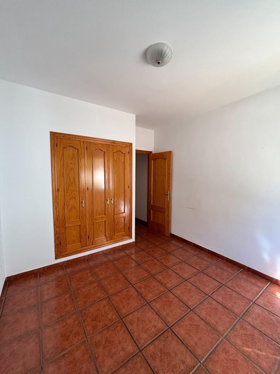 4 soveværelse Lejlighed til salg i Estepona med swimmingpool garage - € 450.000 (Ref: 10109747)