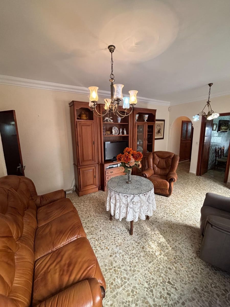 Casa de 3 habitaciones en Estepona en venta - 850.000 € (Ref: 10109748)