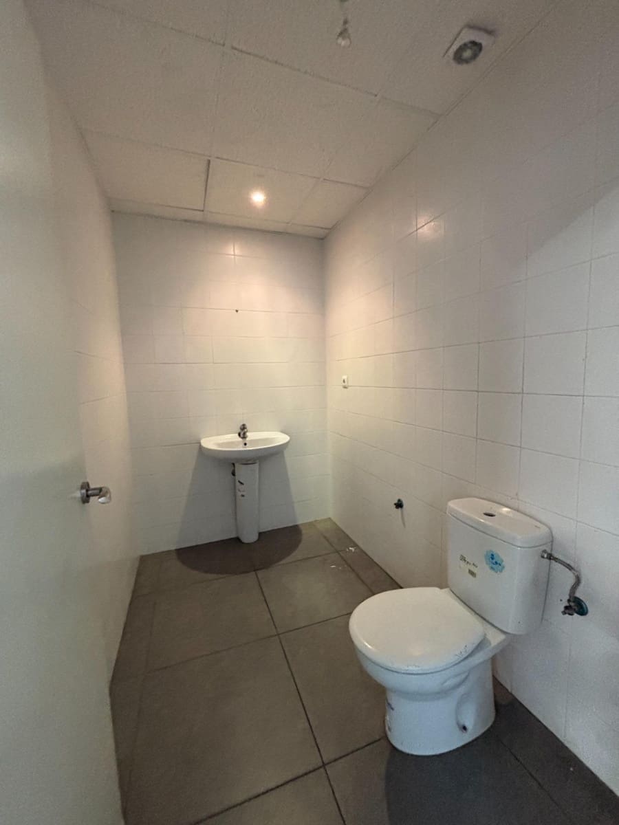 Gewerbe zu vermieten in San Luis de Sabinillas - 900 € (Ref: 10120251)