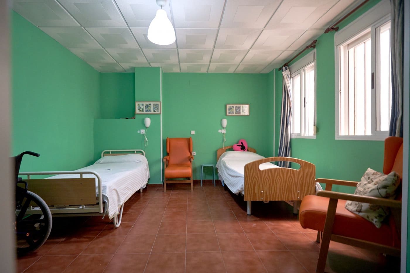 15 bedroom Business for sale in Valencina de la Concepcion - € 901,425 (Ref: 7393880)