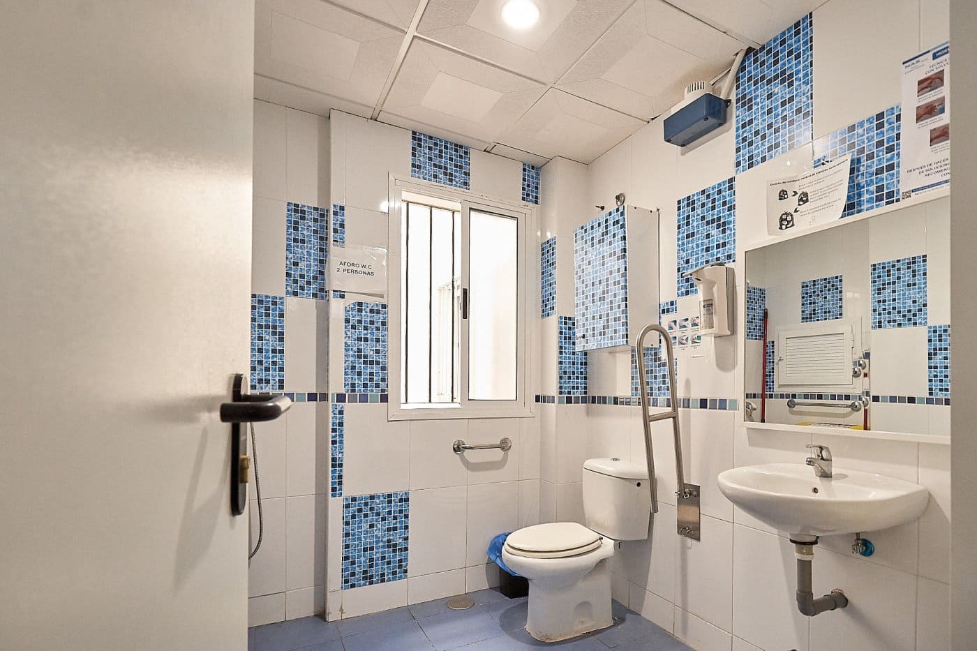 15 bedroom Business for sale in Valencina de la Concepcion - € 901,425 (Ref: 7393880)