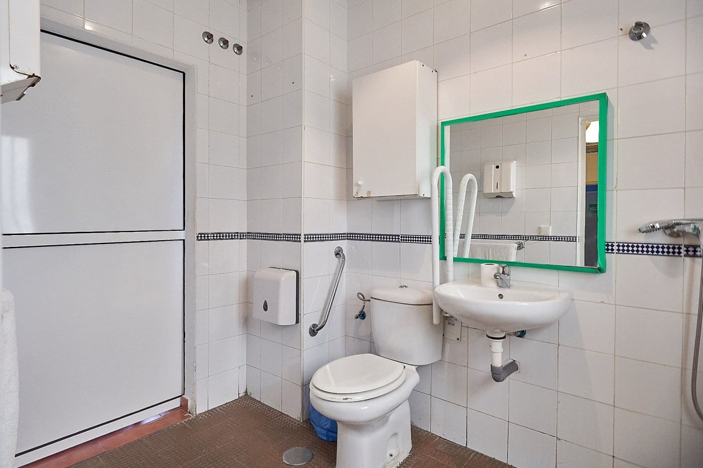 15 bedroom Business for sale in Valencina de la Concepcion - € 901,425 (Ref: 7393880)