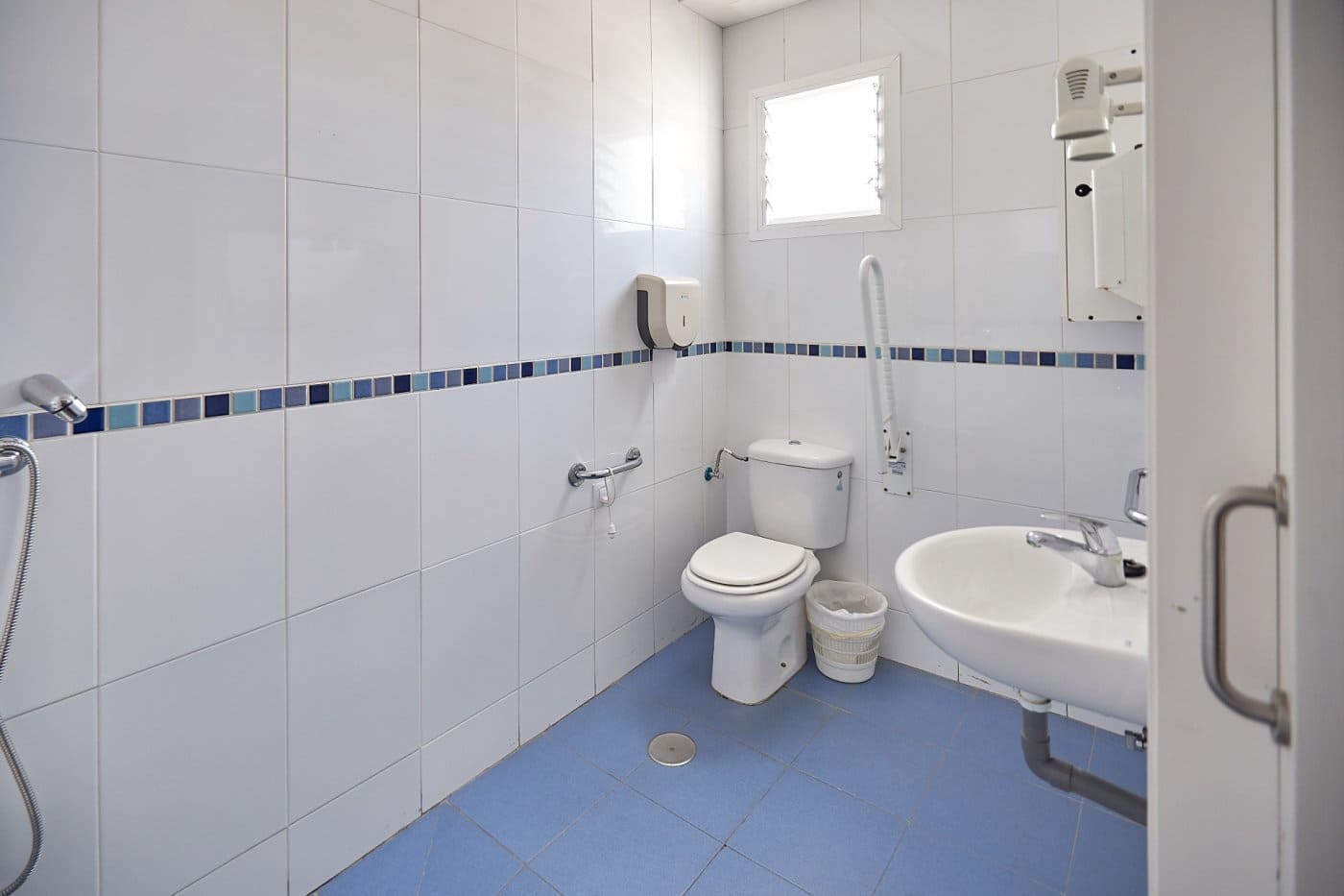 15 bedroom Business for sale in Valencina de la Concepcion - € 901,425 (Ref: 7393880)