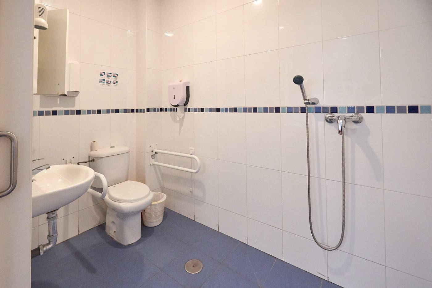 15 bedroom Business for sale in Valencina de la Concepcion - € 901,425 (Ref: 7393880)