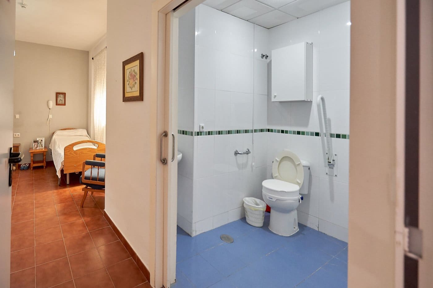 15 bedroom Business for sale in Valencina de la Concepcion - € 901,425 (Ref: 7393880)