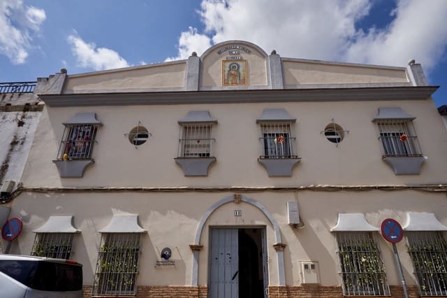 15 bedroom Business for sale in Valencina de la Concepción - € 901,425 (Ref: 7393880)