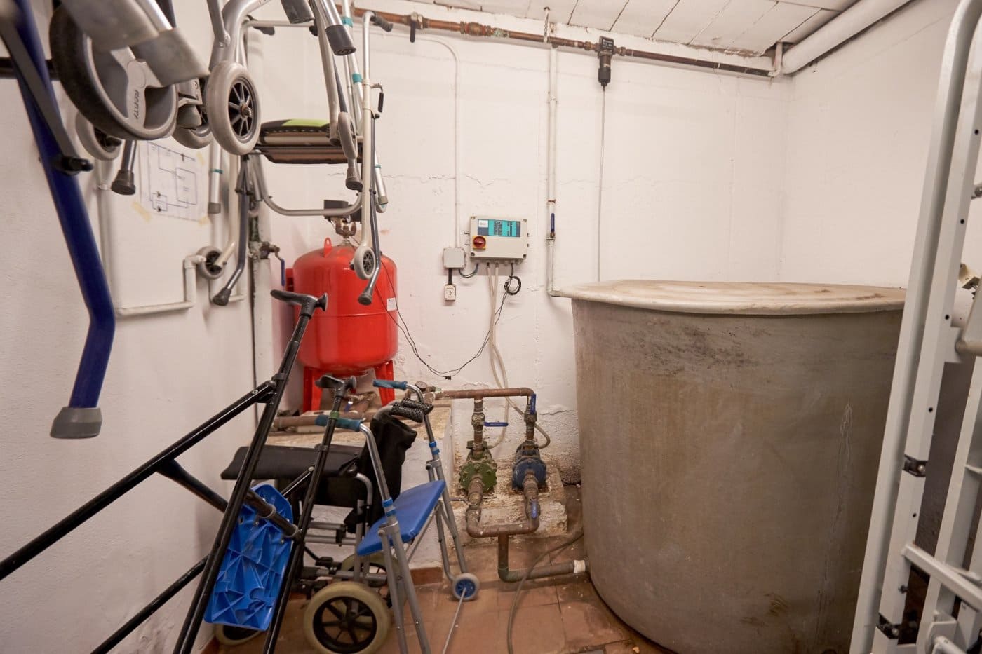 15 bedroom Business for sale in Valencina de la Concepcion - € 901,425 (Ref: 7393880)