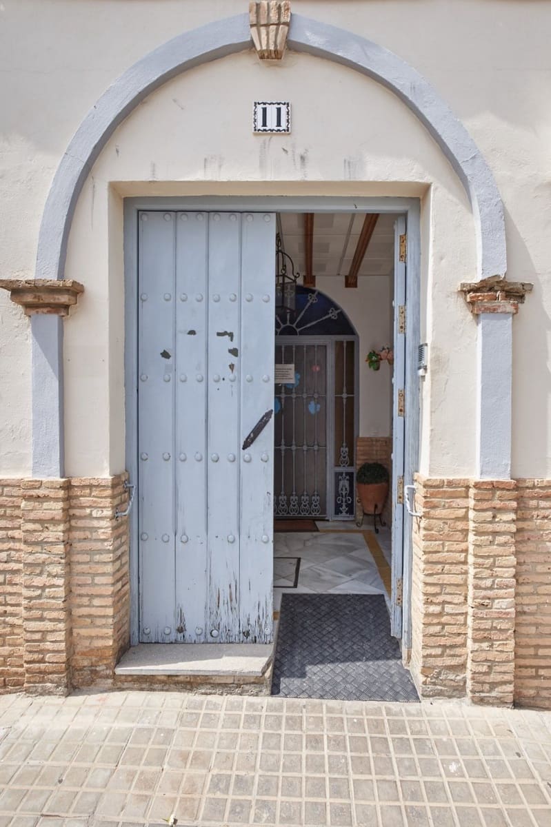 15 bedroom Business for sale in Valencina de la Concepcion - € 901,425 (Ref: 7393880)