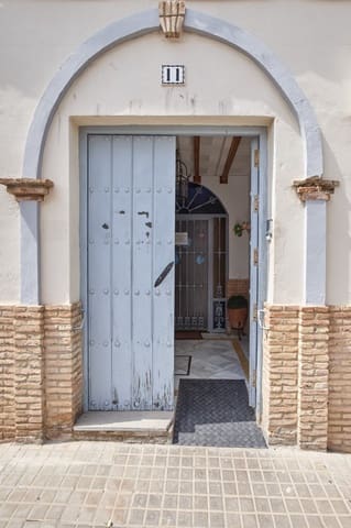 15 bedroom Business for sale in Valencina de la Concepción - € 901,425 (Ref: 7393880)