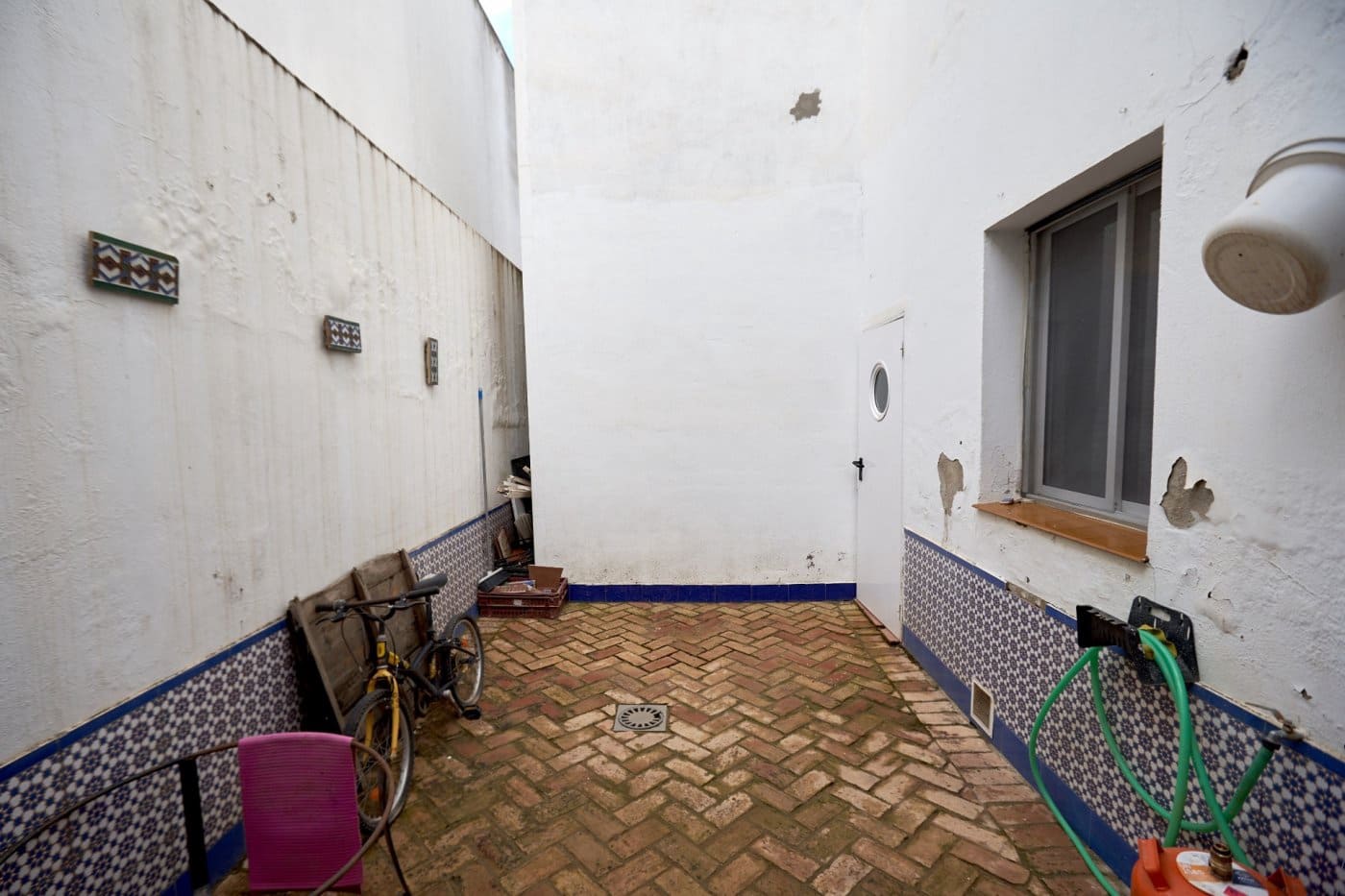 15 bedroom Business for sale in Valencina de la Concepcion - € 901,425 (Ref: 7393880)