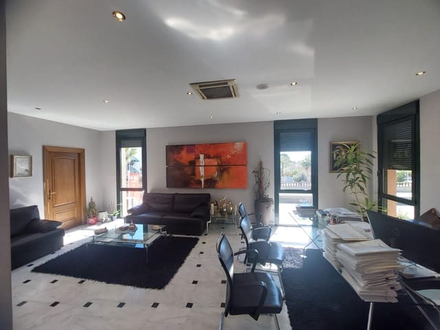 Kommersiell til salgs i El Paraiso, Estepona - € 3 485 000 (Ref: 8243598)