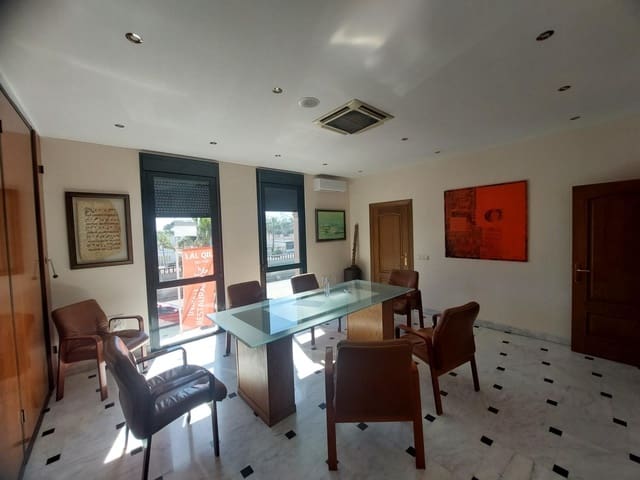 Kommersiell til salgs i El Paraiso, Estepona - € 3 485 000 (Ref: 8243598)