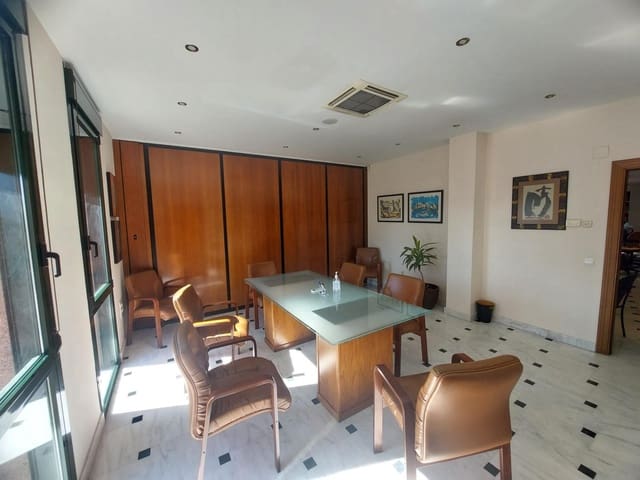 Kommersiell til salgs i El Paraiso, Estepona - € 3 485 000 (Ref: 8243598)