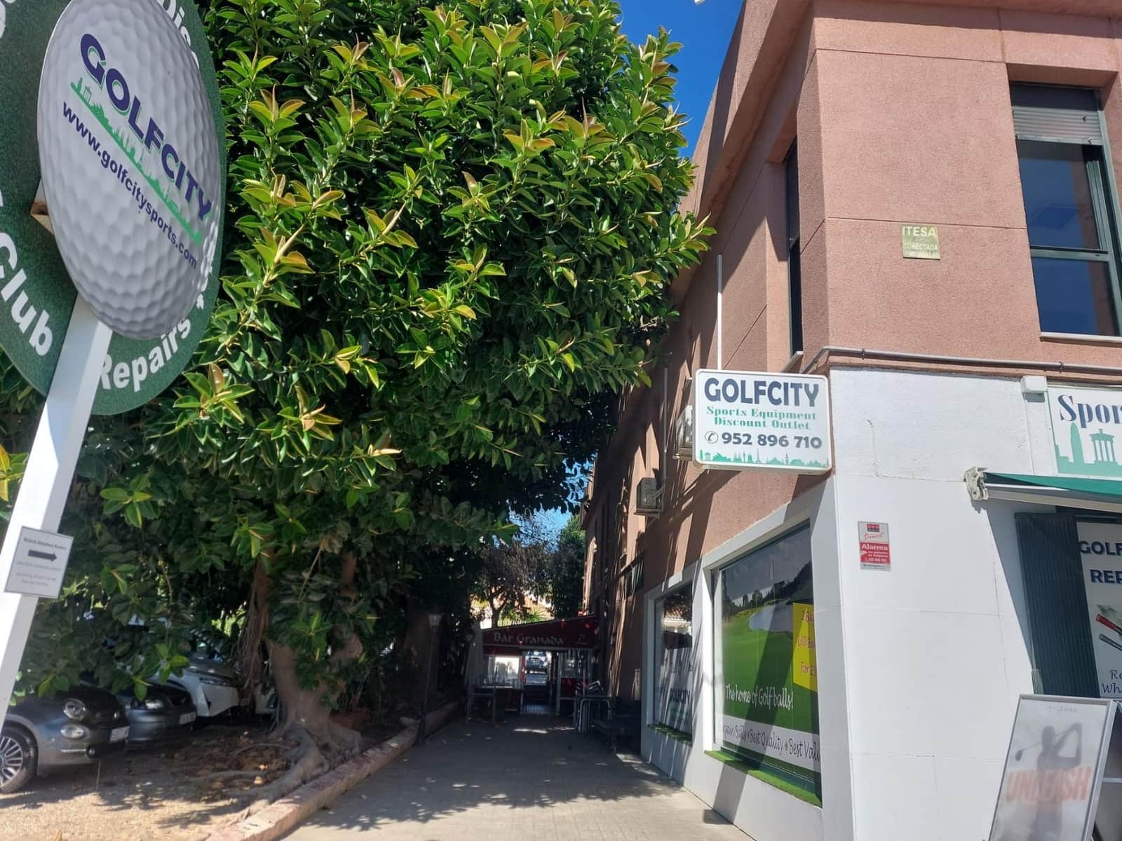 Kommersiell til salgs i El Paraiso - € 3 485 000 (Ref: 8243598)