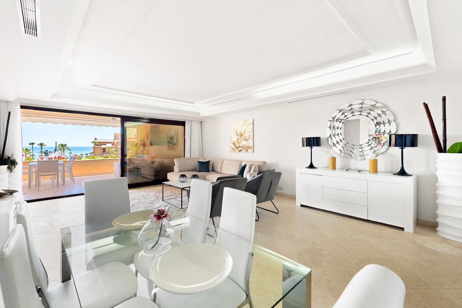 3 sypialnia Apartament na sprzedaż w Estepona z basenem garażem - 1 650 000 € (Ref: 8789455)