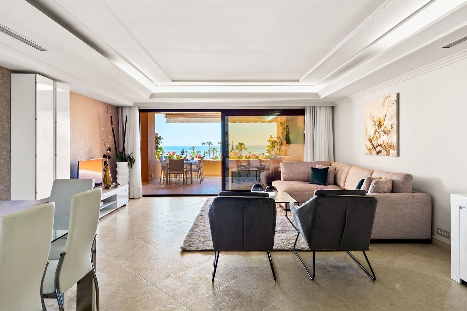 3 sypialnia Apartament na sprzedaż w Estepona z basenem garażem - 1 650 000 € (Ref: 8789455)
