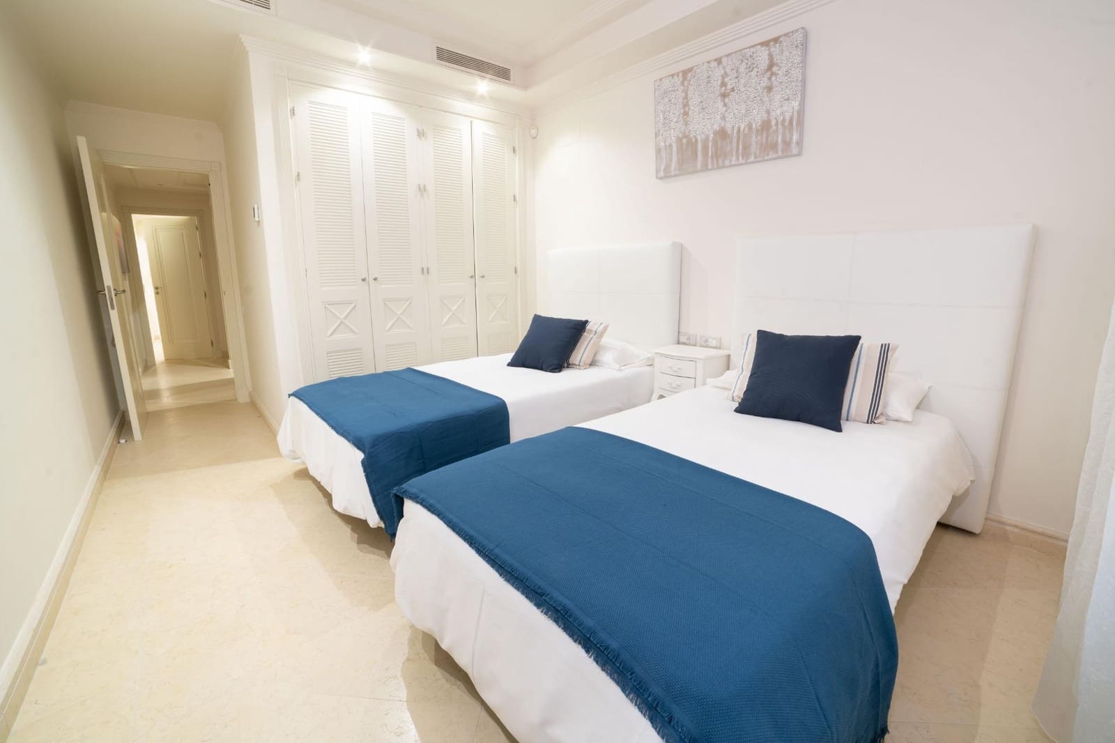 3 sypialnia Apartament na sprzedaż w Estepona z basenem garażem - 1 650 000 € (Ref: 8789455)
