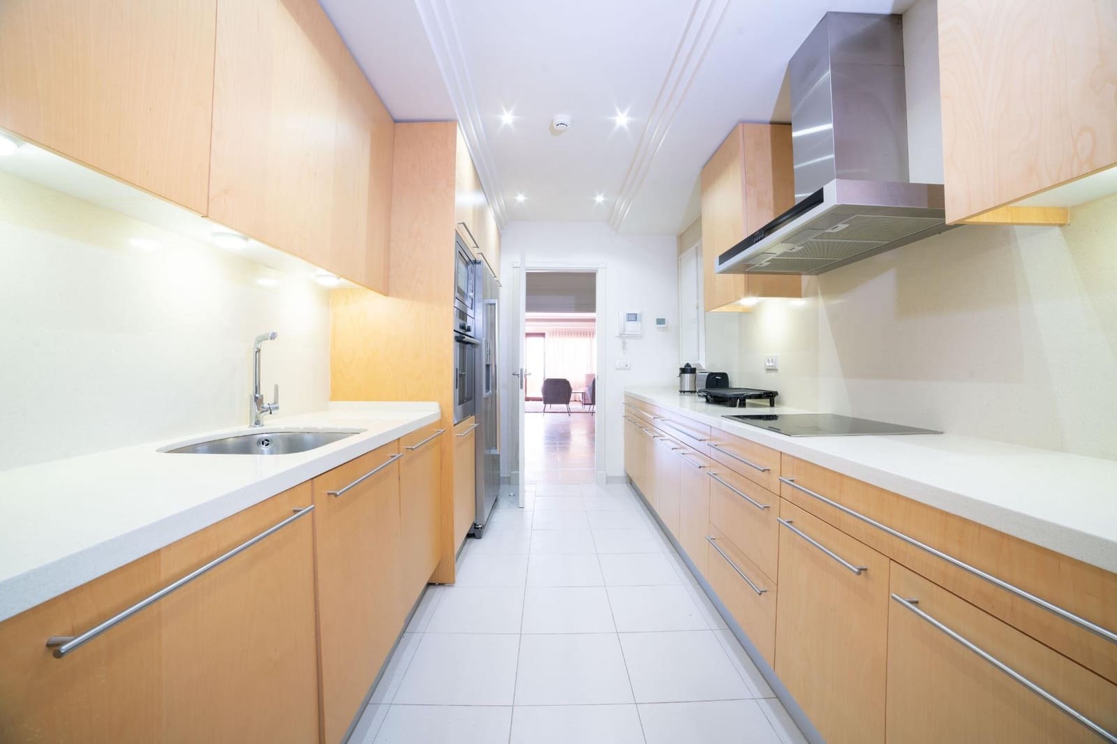 3 sypialnia Apartament na sprzedaż w Estepona z basenem garażem - 1 650 000 € (Ref: 8789455)