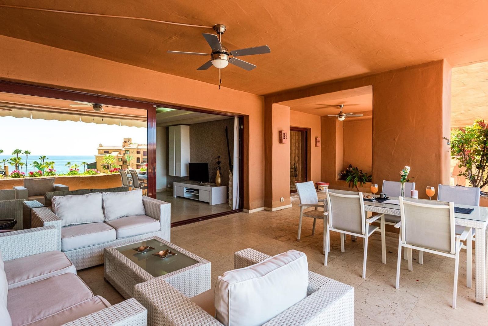 3 sypialnia Apartament na sprzedaż w Estepona z basenem garażem - 1 650 000 € (Ref: 8789455)