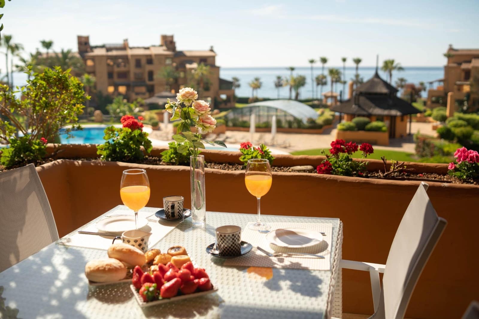 3 sypialnia Apartament na sprzedaż w Estepona z basenem garażem - 1 650 000 € (Ref: 8789455)