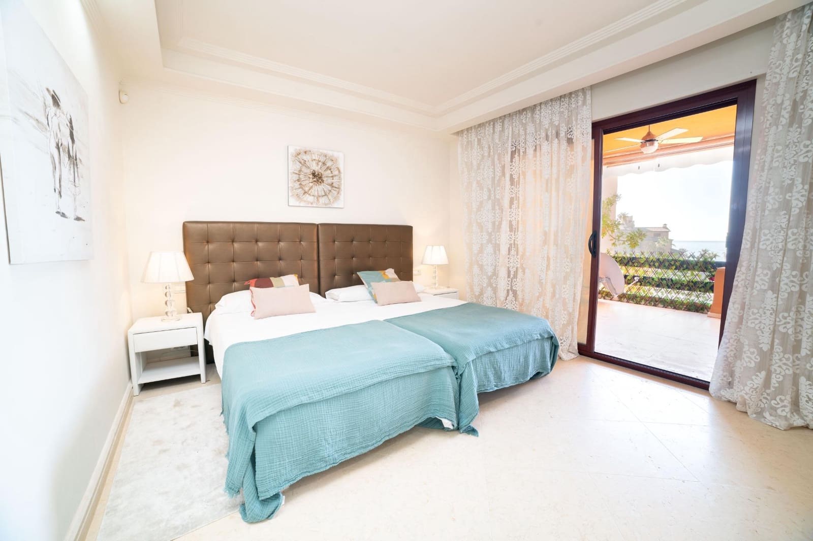 3 sypialnia Apartament na sprzedaż w Estepona z basenem garażem - 1 650 000 € (Ref: 8789455)
