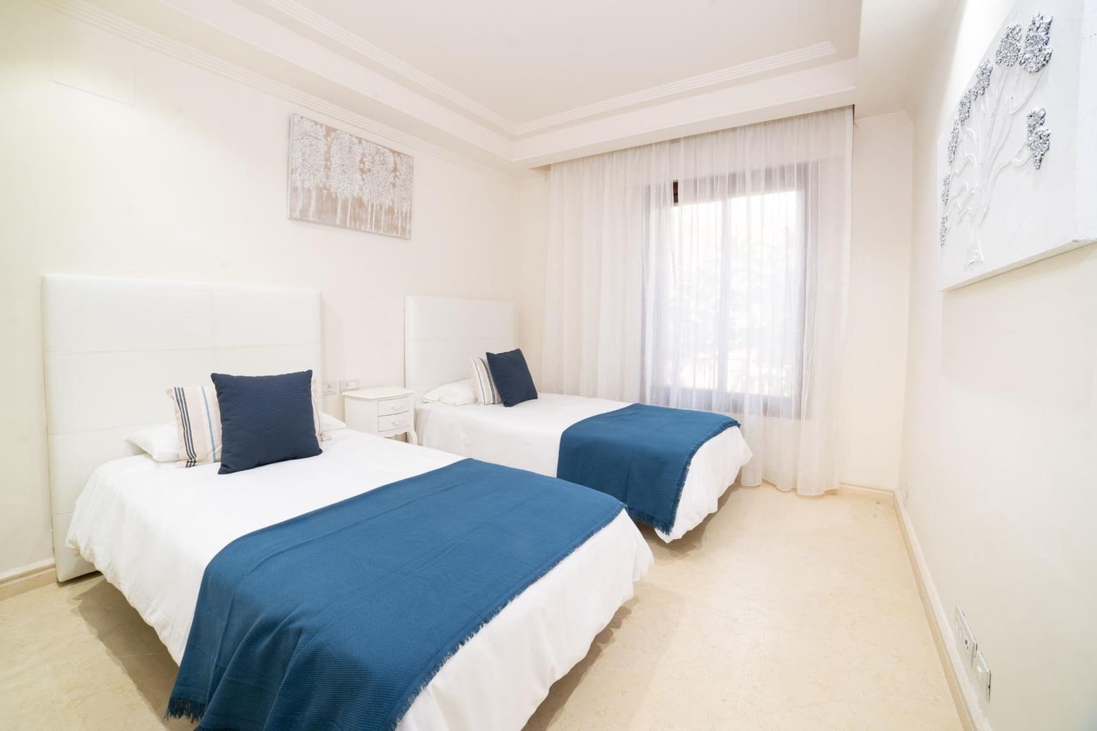 3 sypialnia Apartament na sprzedaż w Estepona z basenem garażem - 1 650 000 € (Ref: 8789455)