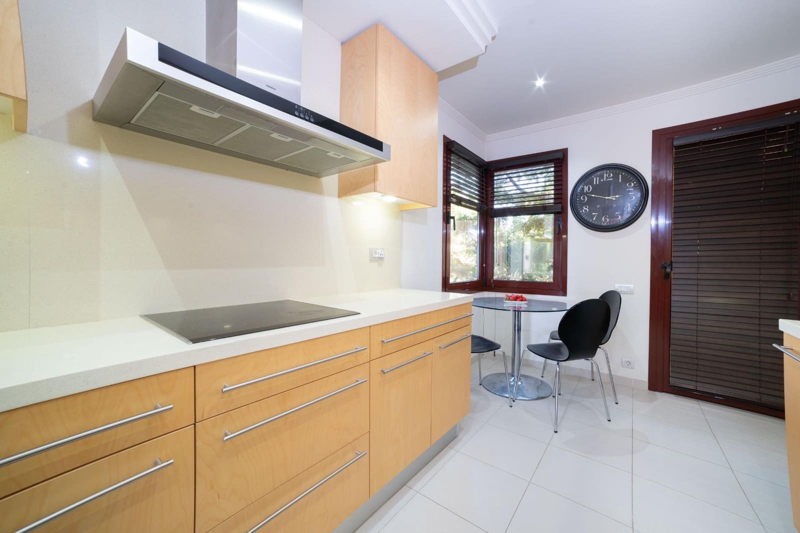 3 sypialnia Apartament na sprzedaż w Estepona z basenem garażem - 1 650 000 € (Ref: 8789455)