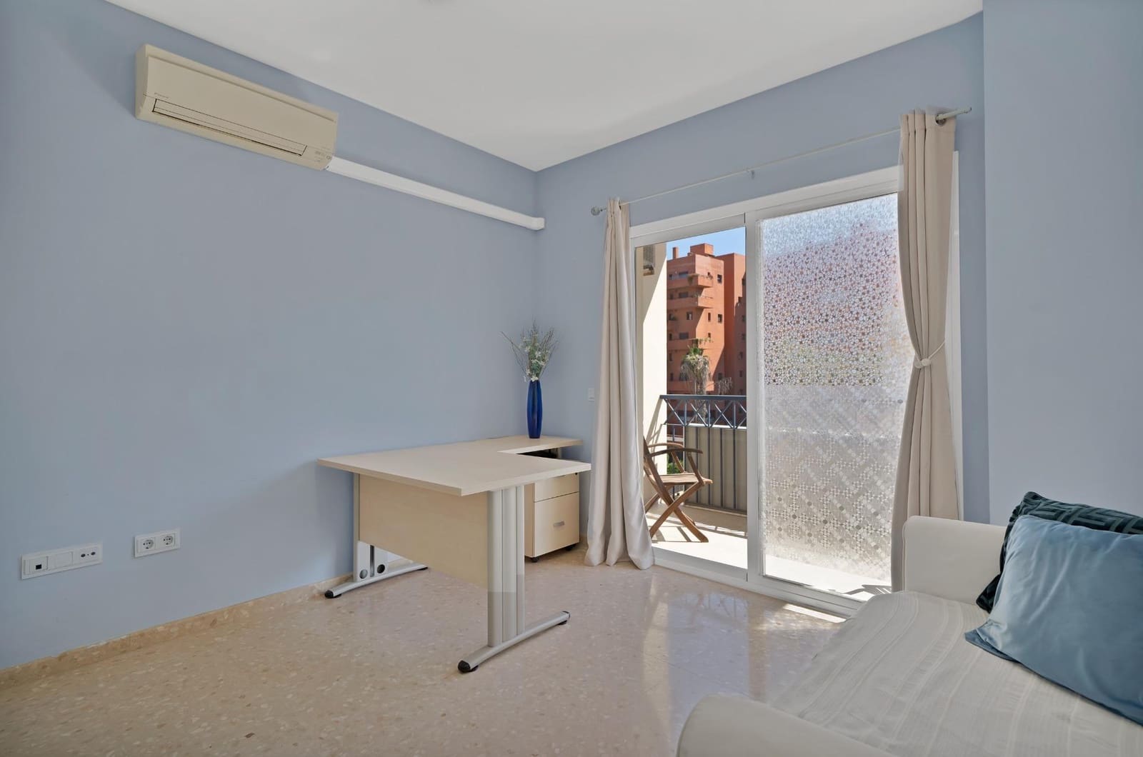 3 bedroom Flat for sale in Estepona with garage - € 439,000 (Ref: 9023242)