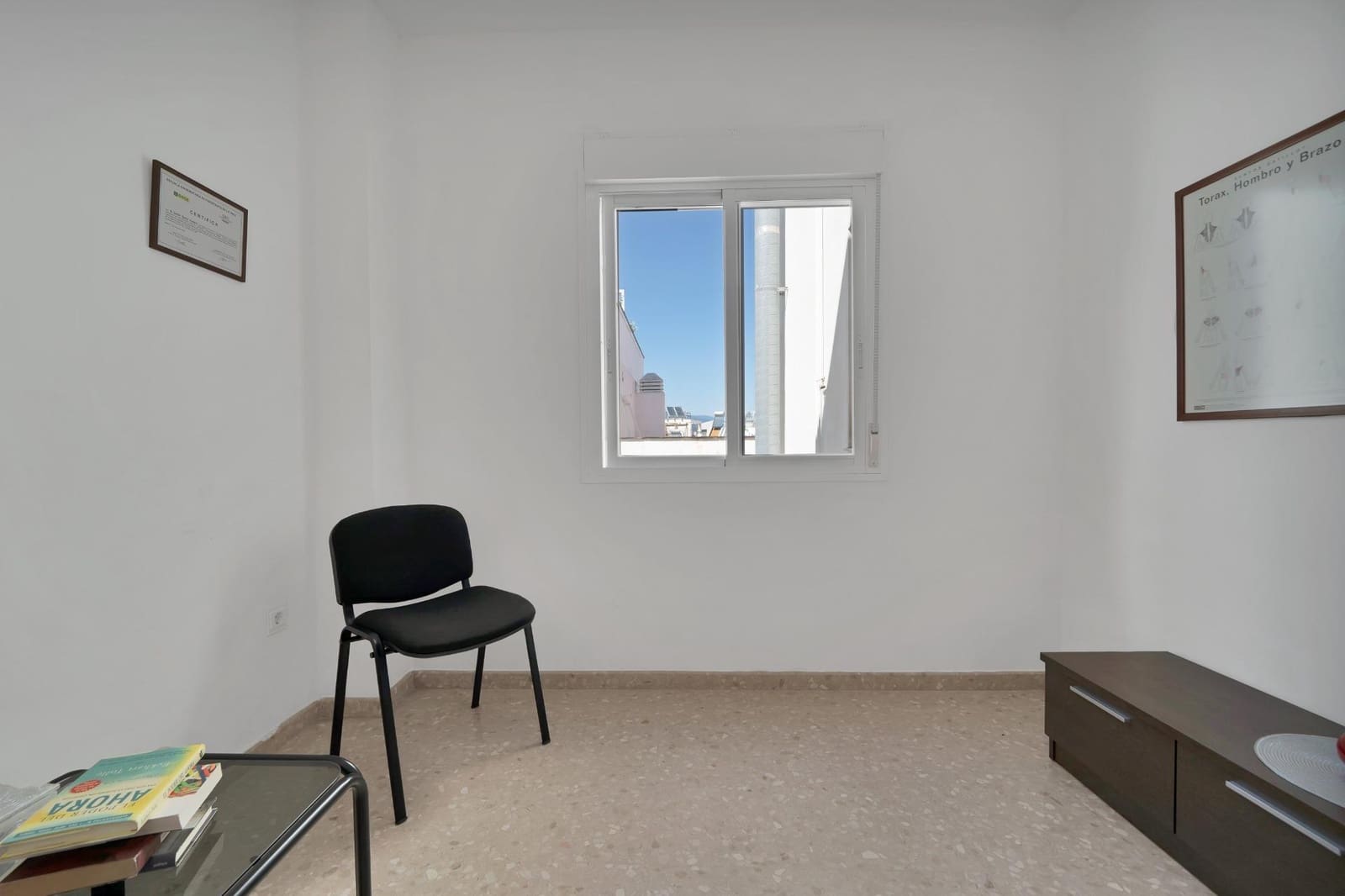 3 bedroom Flat for sale in Estepona with garage - € 439,000 (Ref: 9023242)