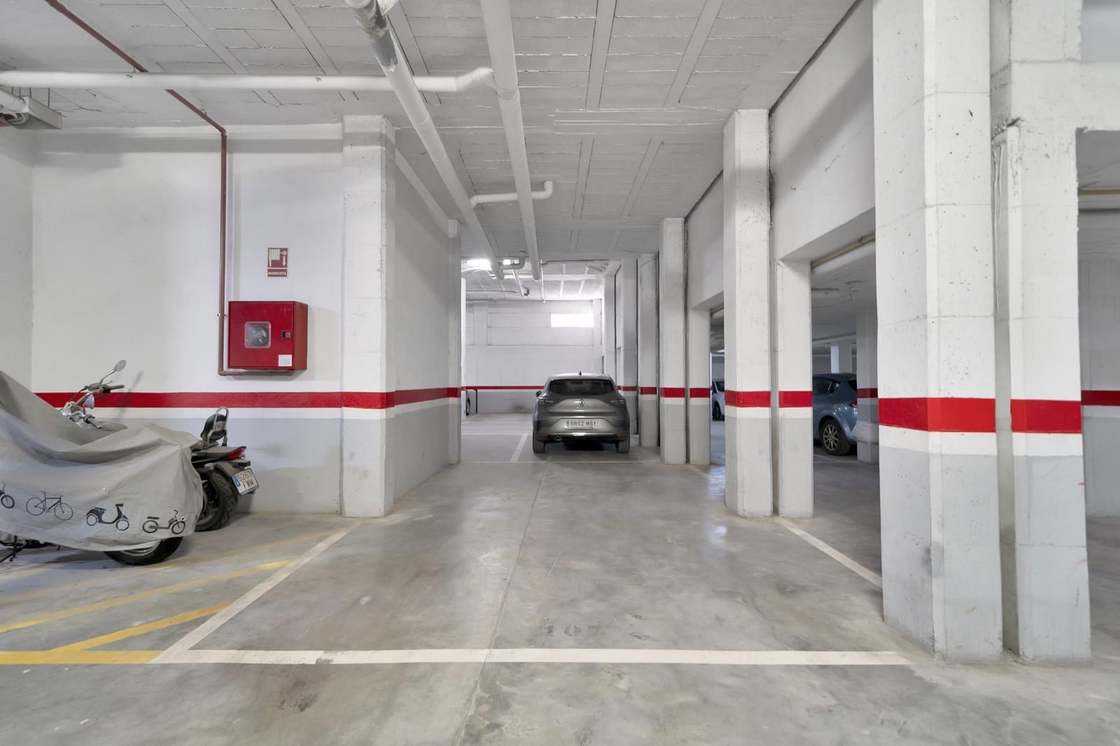 3 bedroom Flat for sale in Estepona with garage - € 439,000 (Ref: 9023242)