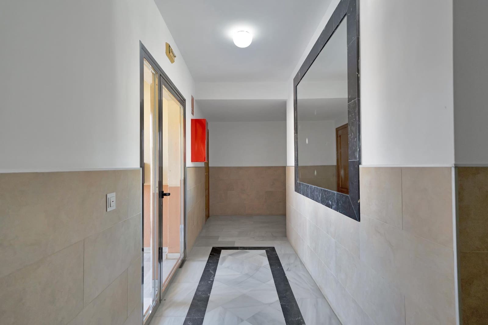 3 bedroom Flat for sale in Estepona with garage - € 439,000 (Ref: 9023242)