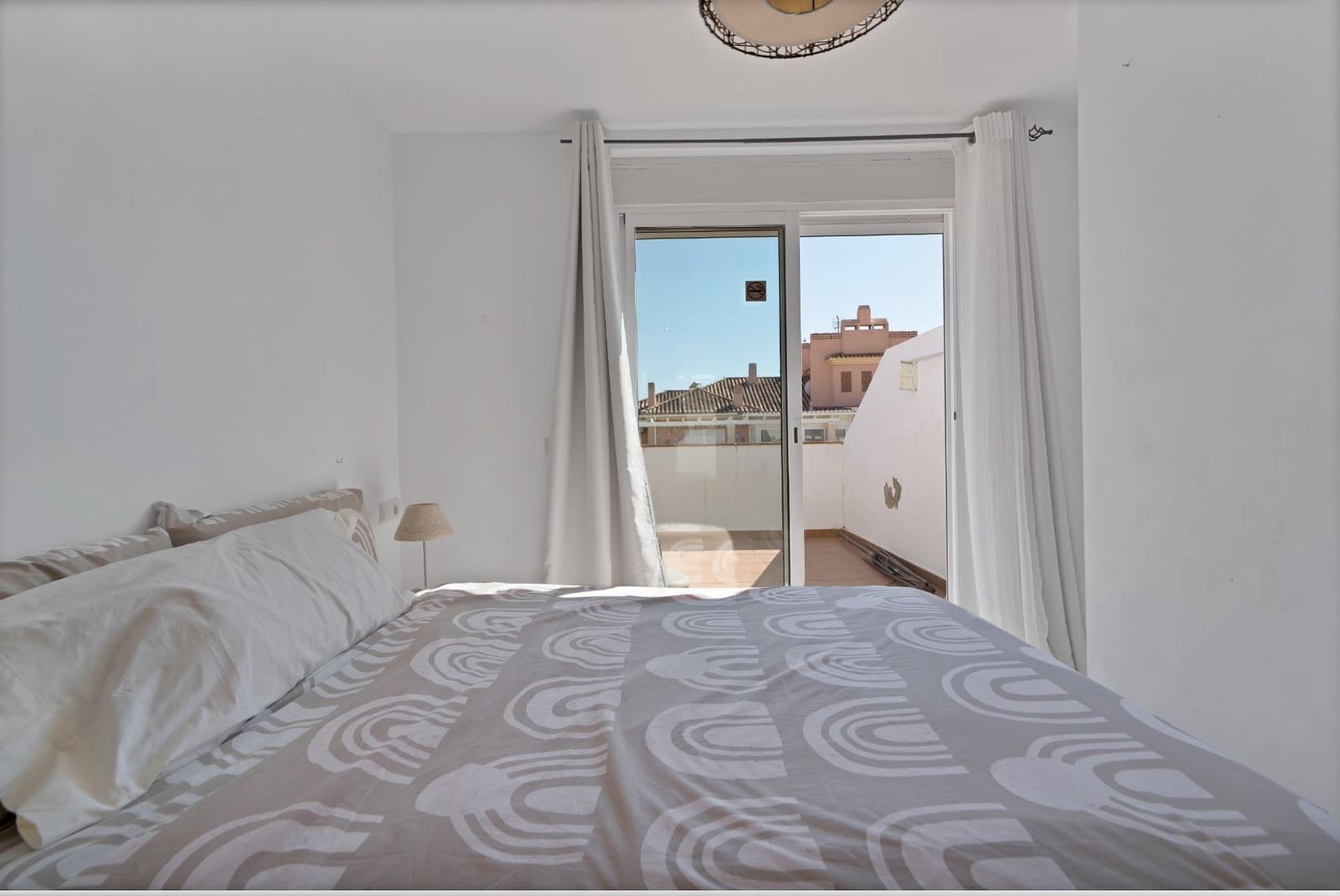 3 bedroom Flat for sale in Estepona with garage - € 439,000 (Ref: 9023242)
