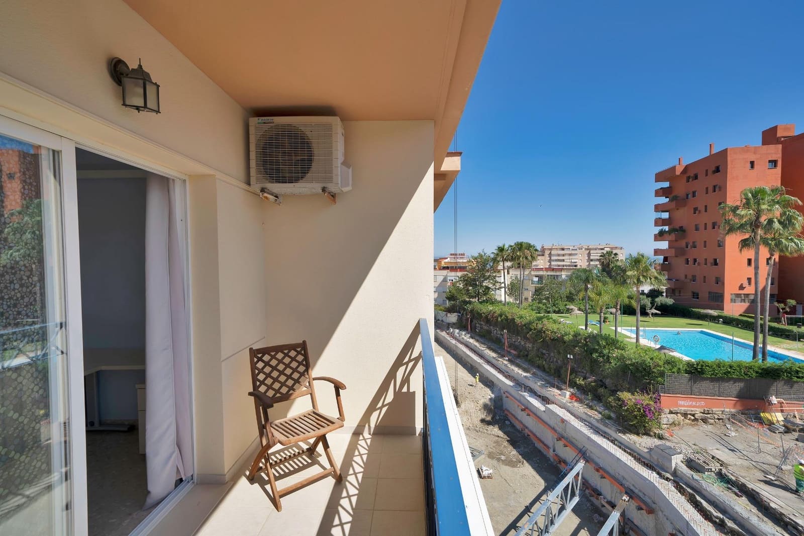 3 bedroom Flat for sale in Estepona with garage - € 439,000 (Ref: 9023242)