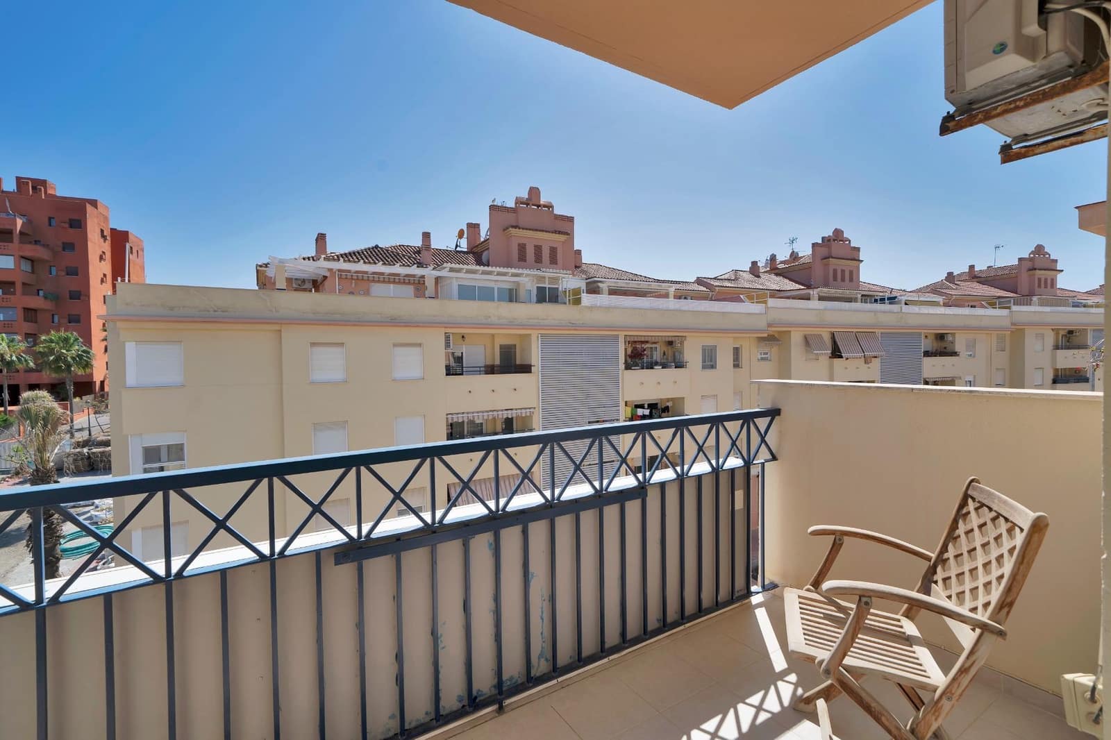 3 bedroom Flat for sale in Estepona with garage - € 439,000 (Ref: 9023242)