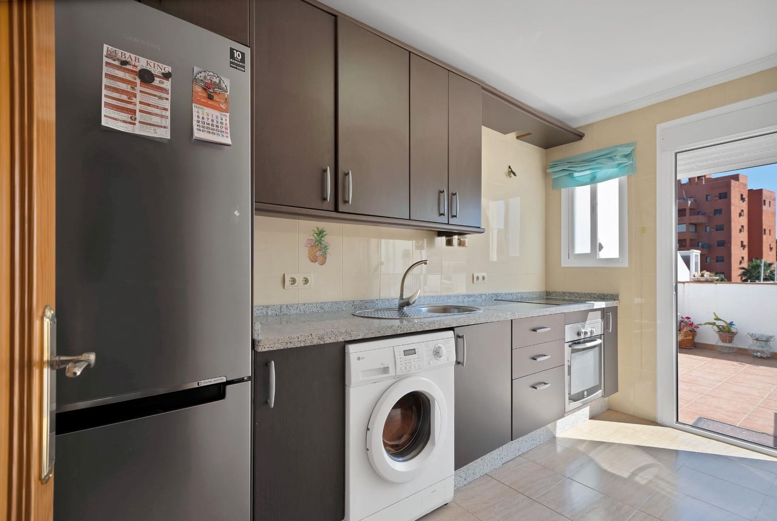 3 bedroom Flat for sale in Estepona with garage - € 439,000 (Ref: 9023242)